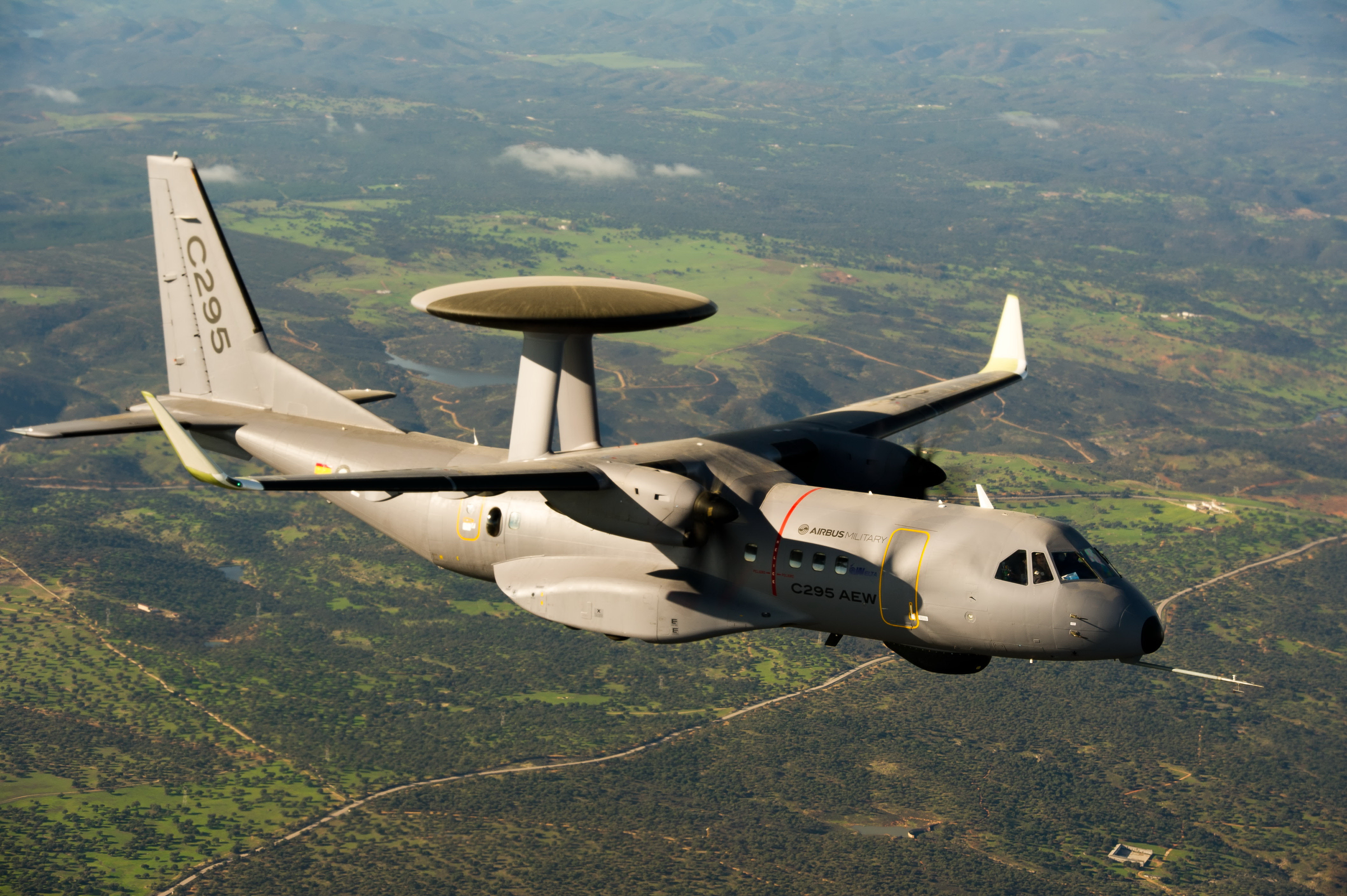 Airbus Military desarrolla el programa C295 AEW&C para vigilancia y alerta temprana - Página 2 8337595046_780e767b45_o