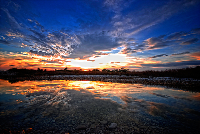 atardece en pseudo HDR 8272554504_3bf9c9a7d3_c