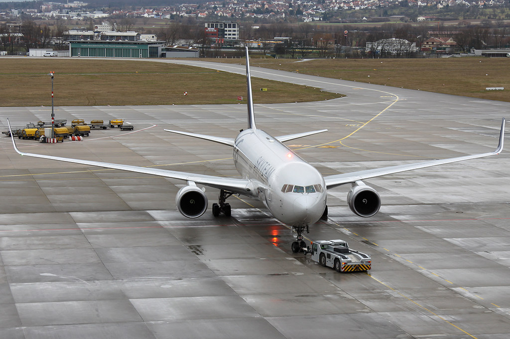 STR/EDDS Flughafen Stuttgart 8353121641_b5ab0b4002_b