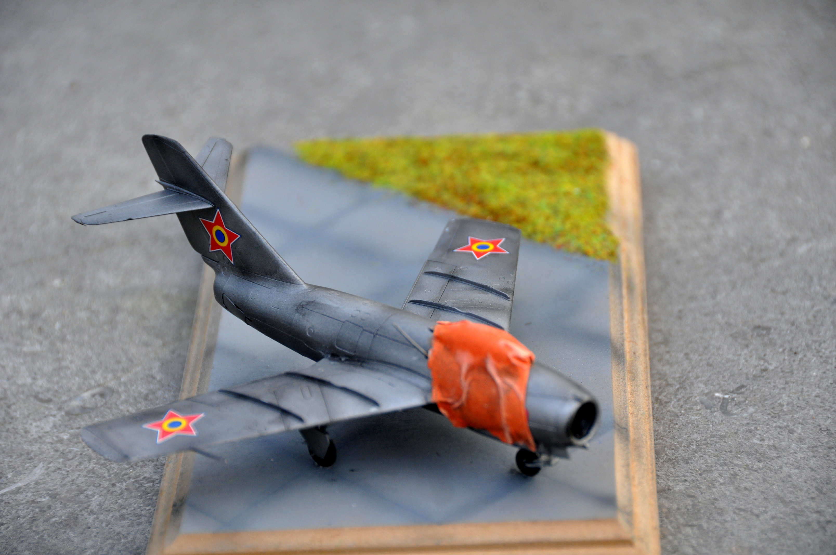 MiG-15 Roumain [HobbyBoss] 8488783833_c6110446b2_o