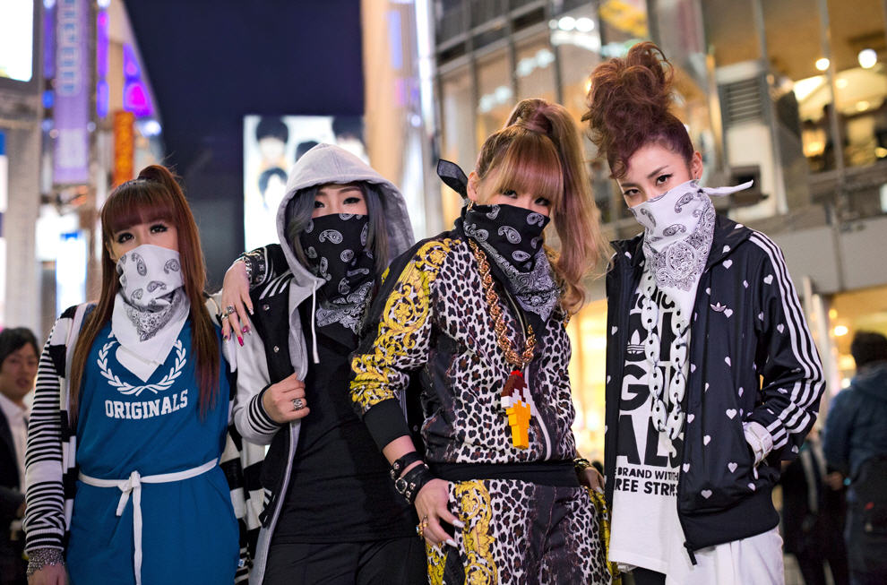  أزياء الفرقة الكورية 2ne1 ♥.♥ 2ne1-adidas-originals-all-originals-represent-campaign-3