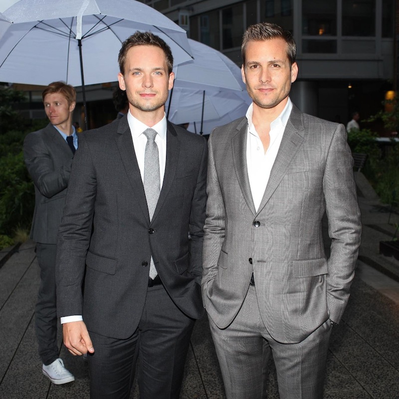 Suits - Serial TV (2011)  - Pagina 2 Patrick-J.-Adams-and-Gabriel-Macht-MrPorter-fashion-show-suitsstyle-ON-FASHIONDAILYMAG