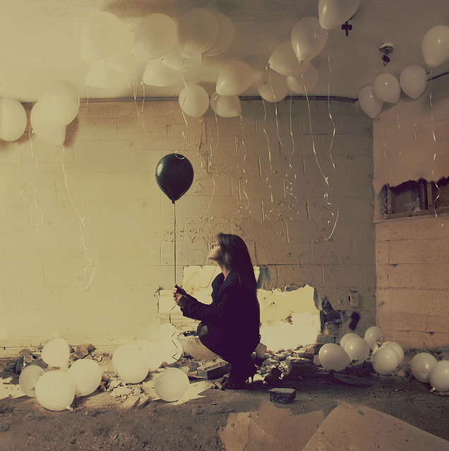 ---- ραяîƨ human characters {Don't steal names nor pictures!} - Page 7 Alone-balloon-balloons-black-cellar-girl-Favim.com-47781