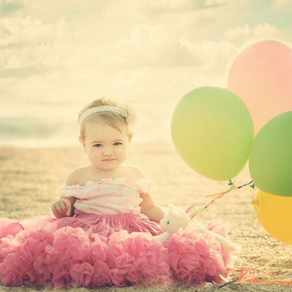 صور أطفال للتصميم Baby-balloons-beach-dress-flower-green-Favim.com-64223