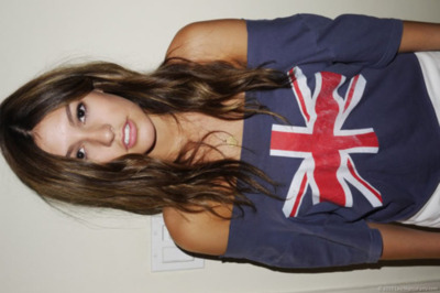 ---- ραяîƨ human characters {Don't steal names nor pictures!} - Page 6 British-flag-brunette-england-girl-model-Favim.com-140226