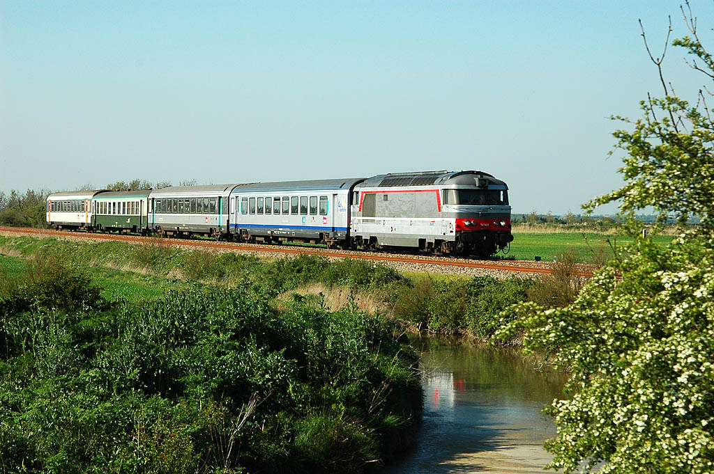 Questions sur la composition des rames voyageur SNCF N00669R