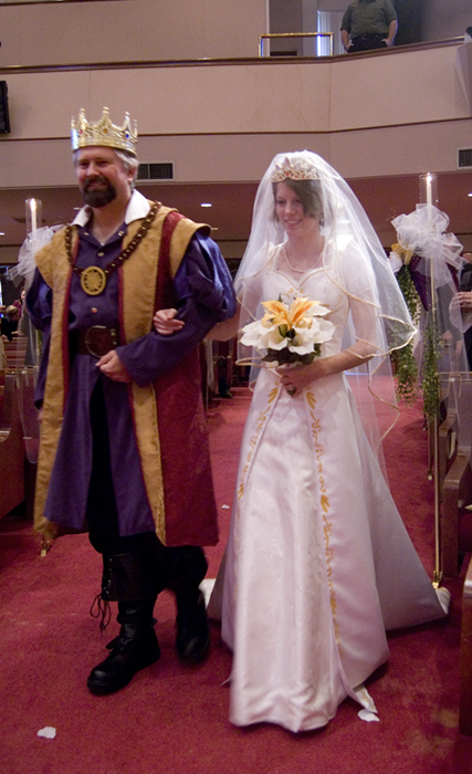 Disney se lance dans la robe de mariée - Page 5 Father_of_the_bride_by_malindachan-d4lcozm