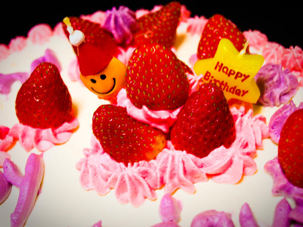 كل عام وانتي بخير Birthday_Cake_by_yosh14ki