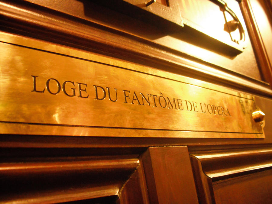 Le Palais Garnier La_loge_du_fantome_by_galaad_phantom-d3f89nd
