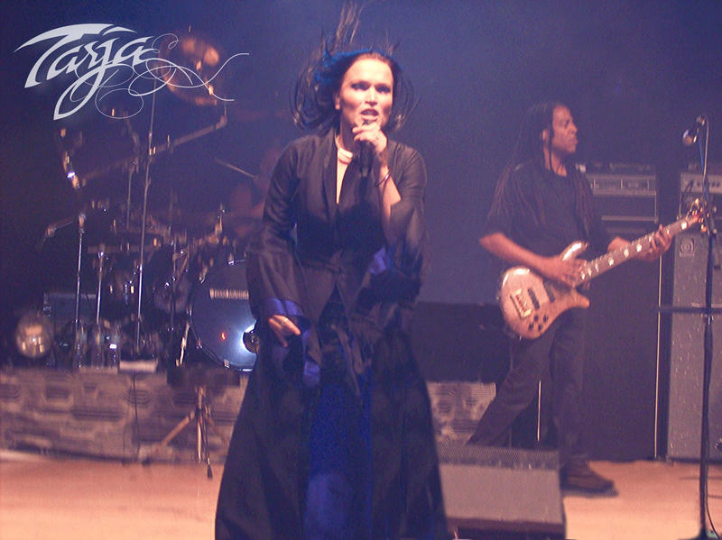 Tarja Turunen en Colombia Tarja___Concert_2_by_thredith