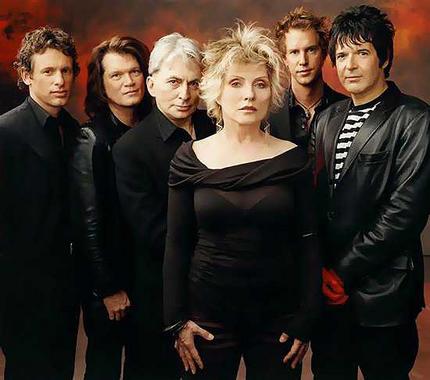 Banda Blondie faz homenagem a Michael Jackson Blondie_wideweb__430x380