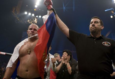 News en vrac sur les autres organisations ! - Page 10 .Fedor-vs-Rogers-StrikeForce-M-1-03_m