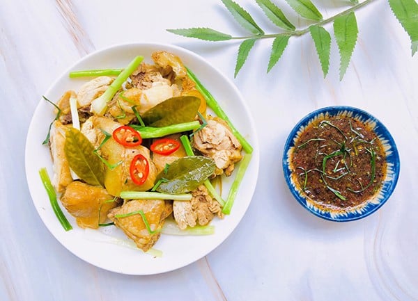 Muối tiêu chanh cao cấp, vị mặn cho món ăn tại Hồ Chí Minh Ga-hap-chanh-sa-cham-tieu_8d785a9628234e94b7715d922e80c1e0_grande