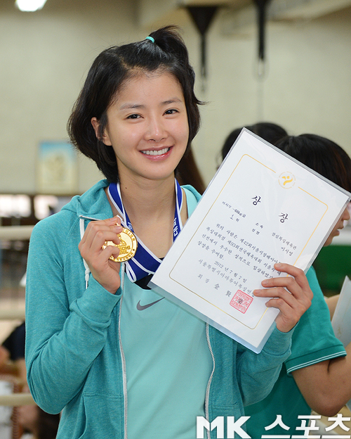 Lee Si Young đoạt Huy chương vàng môn quyền Anh chiều ngày 7.7 Image_readtop_2012_417825_1341642904679812