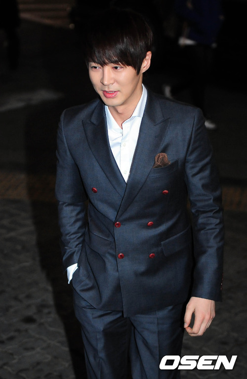 [NewsPics] JunJin @ 'Untouchable' Movie Premier at Cheongdam CGV 201203072217776026_1