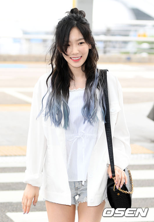 [PIC][09-06-2017]TaeYeon khởi hành đi Hồng Kông để tham dự 2 đêm "PERSONA in HONG KONG" vào trưa nay - Page 2 201706091250777233_593a1b1c6bf96