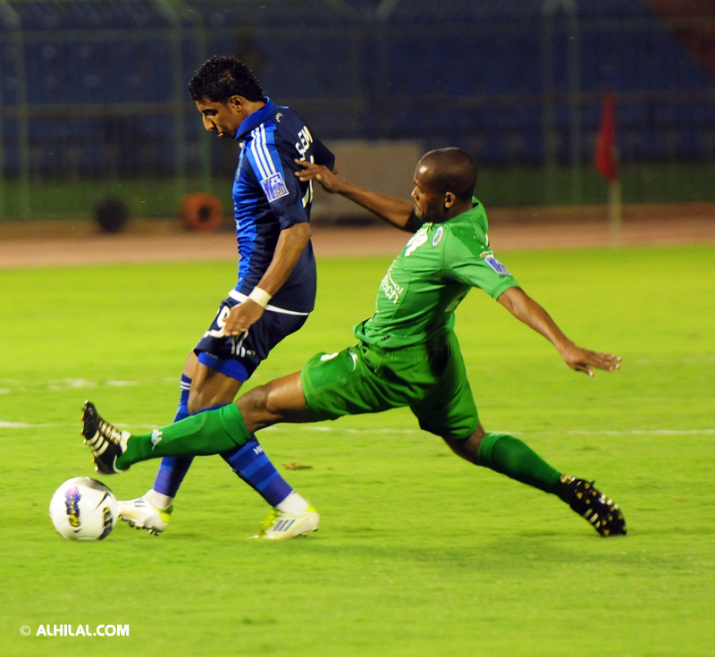 صور سالم الدوسري في مباراه الهلال والشباب الإماراتي 48637496279768965210