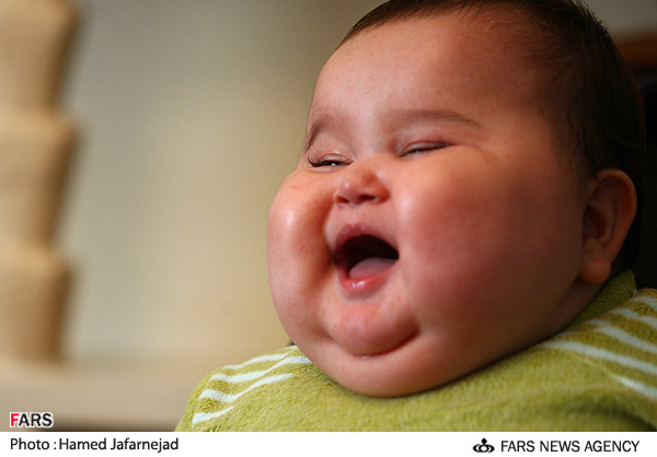 طفل ايراني 20 كيلو بس عند الولادة !!! 629815126