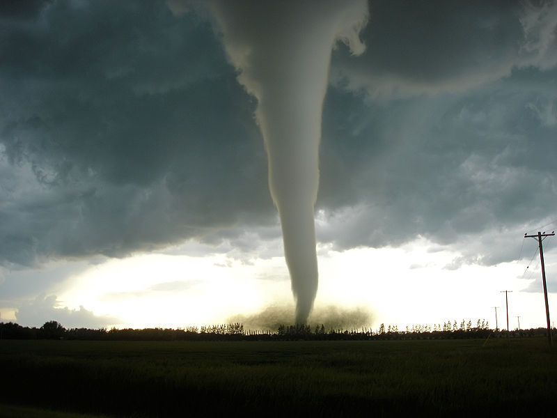 Khaub zeeg cua (tornadoes)  nyob As Mes Lis Kas teb 800px-F5_tornado_Elie_Manitoba_2007