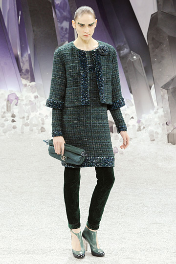 Chanel أزياء 2012