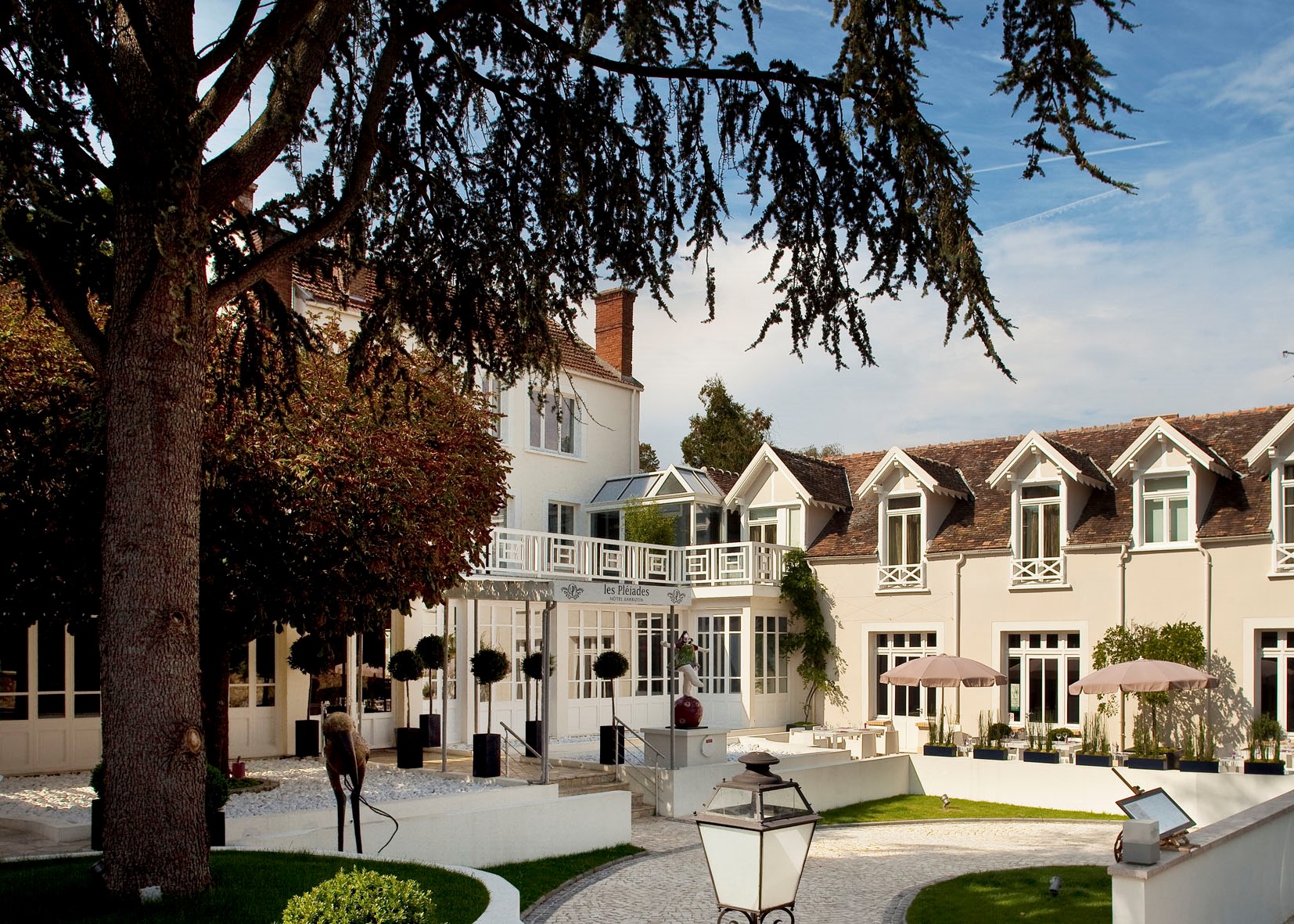 Pays de Fontainebleau : un lien intime entre le tourisme et la nature HotelRestaurantSpa_lesPleiades