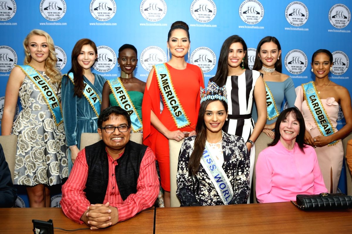 2017 | MW | New Zealand | Annie Evans - Page 3 Miss-world-2017-manushi-chhillar-along-with-6-645700