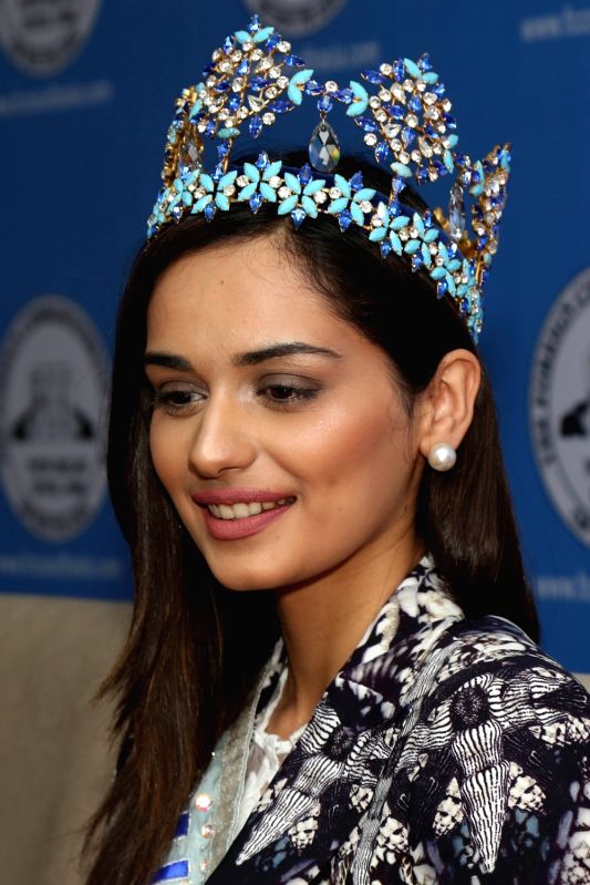 2017 | MISS WORLD | MANUSHI CHHILLAR - Page 10 Miss-world-2017-manushi-chhillar-during-the-645698