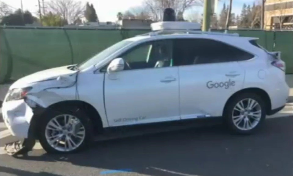 google carro acidentado