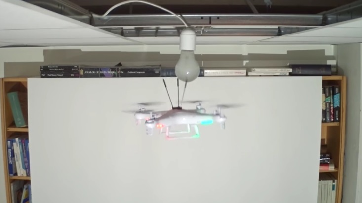 drone a substituir lampada