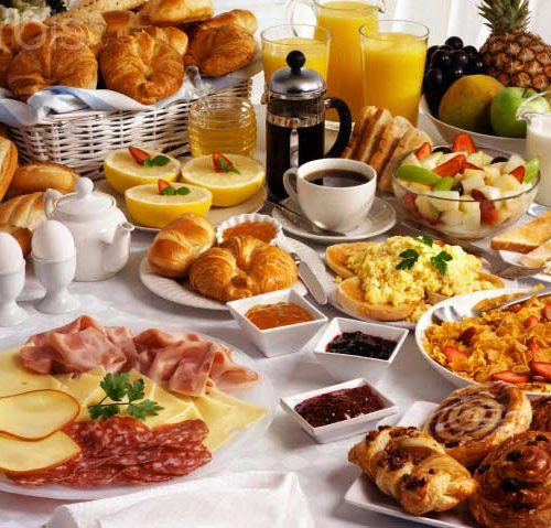 Ce matin, ....."juste retour des choses..." Petit-d%C3%A9jeuner-brunch-500x479