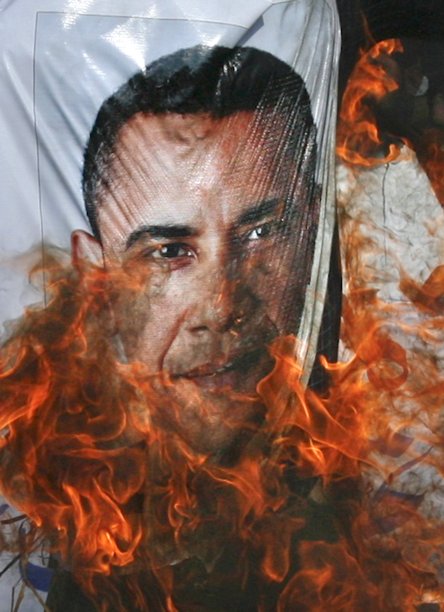 Esamir International News Network - Page 18 Obama-burning