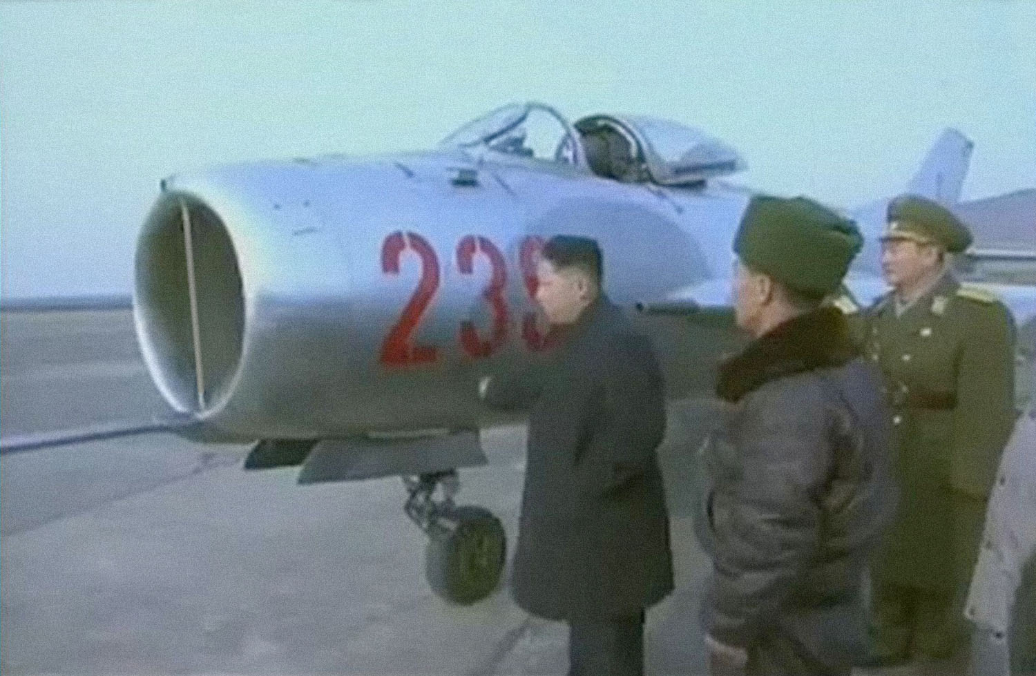 كوريا الشماليه توقف تحليق مقاتلاتها نوع ميغ-19 !! HighFlight-BeggarShadowDown2