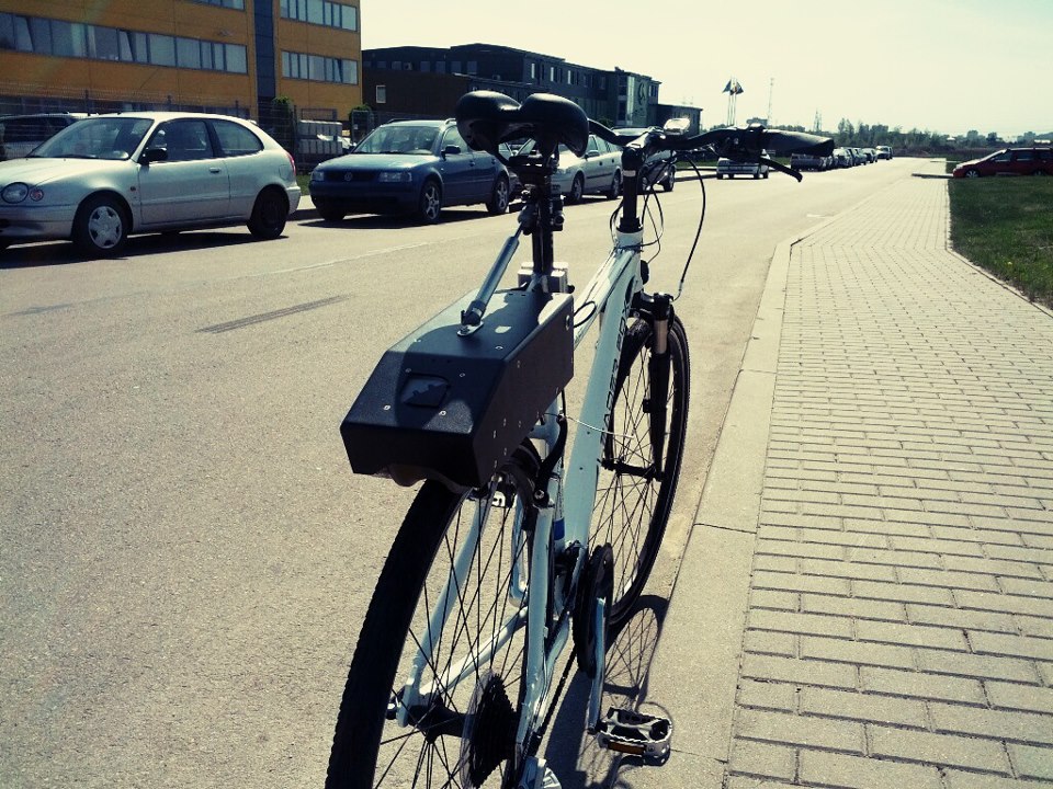 Kit tipo velosolex de contacto directo con la cubierta; la forma más sencilla de electrificar tu bicicleta Rubbee-4