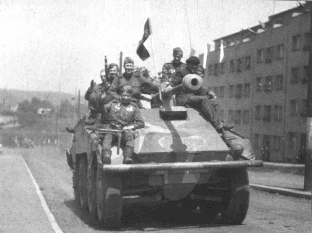 Le soulèvement et la libération de Prague, 5-12 mai 1945 Post-1244103486
