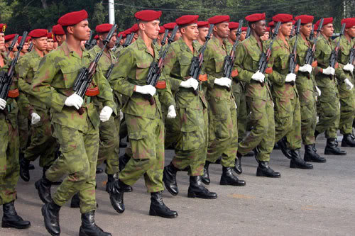 Fuerzas Armadas de Cuba - Página 5 P18rhetqnu7vn1mtt1dk51409135e3