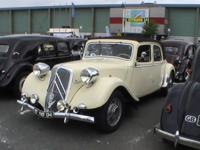 Les 75 ans de la traction avant à Arras 12.105