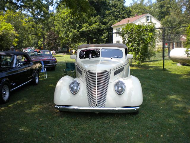 P.J.'s Ford 37 cabrio 27.133