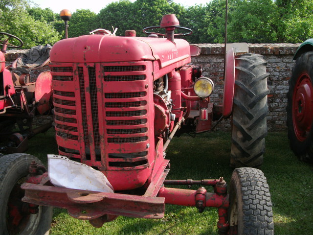 Des brocantes et du matériel agricole exposé !! 24.327