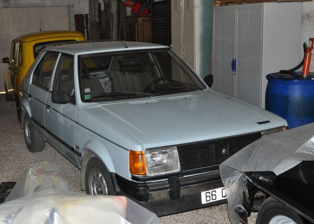 un passionné anonyme de la marque simca 25.326