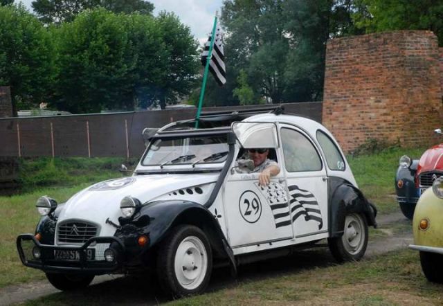 SALBRIS MONDIALE 2CV 2011 28.131