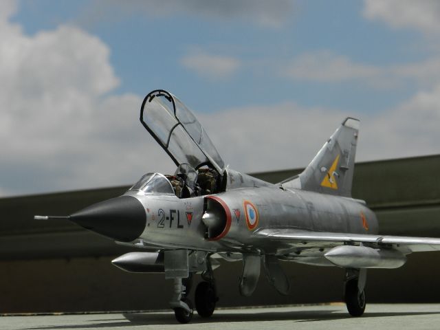 mirage IIIB du 2/2 côte d'or maquette Heller 1/48 29.166