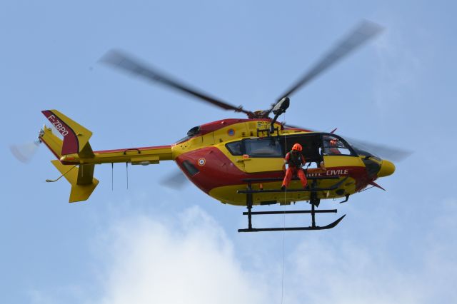 Exercice d'hélitreuillage de la Sécurité civile 19.142