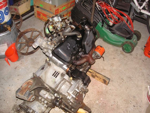 MOTEUR SIMCA 1100 EN ETAT NON BLOQUE 05.9