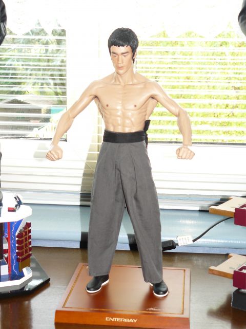 CUSTOMISATION SOCLERAMA  "YIN&YANG" Bruce Lee 1/4 ENTERBAY 70 ANNIVERSSAIRE 31.54