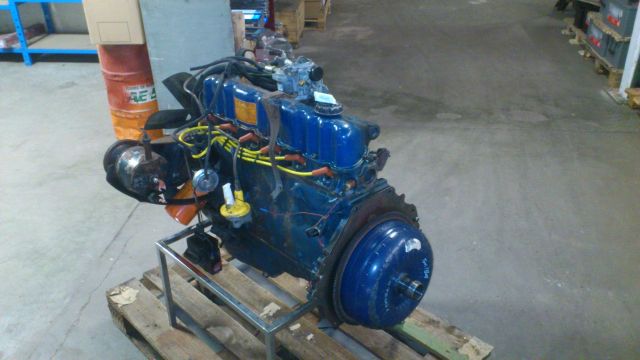 moteur ford 6 cylindre (vendu) 07.219