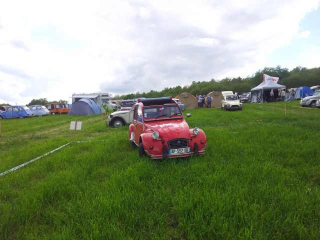 20ème Rencontre Nationale des 2cv Clubs de France à Lavaré (72) 9-12 mai 2013 10.18