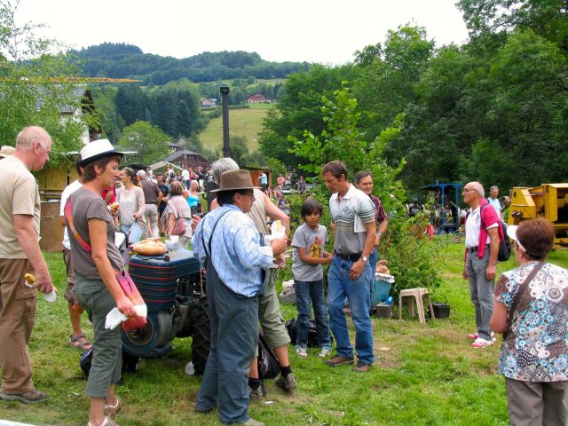 16ème fête des vieilles mécaniques à HABERE-POCHE 74420 - Page 2 29.83