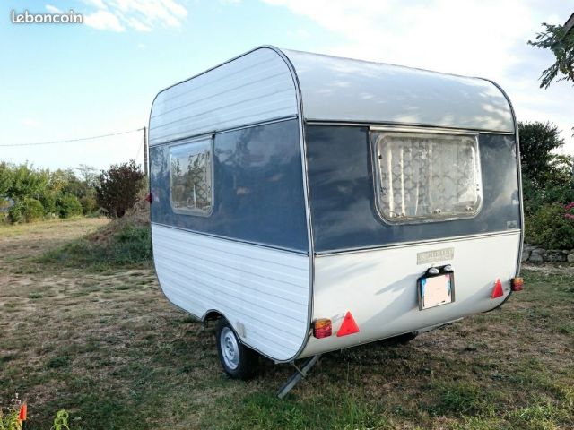 Caravane Adria IMV 1979 : le nouveau jouet de madame Phoz 31.1