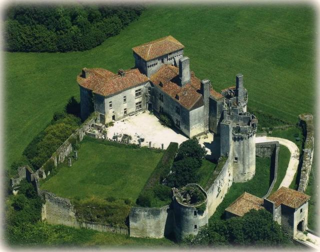 LES IMPERIALES DE MAREUIL (24) 09.14