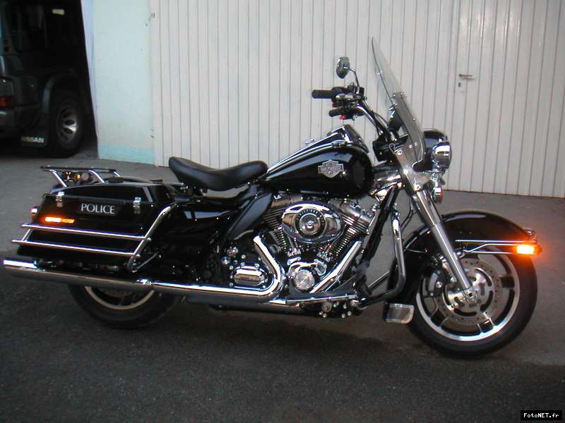 ESSAI du ROAD KING SPECIAL POLICE 2011 - Page 9 13547880851